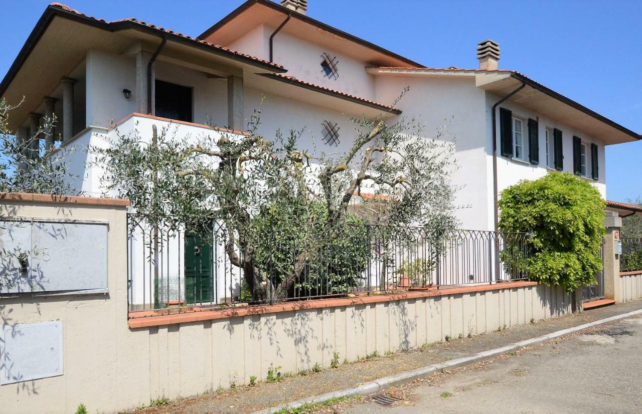 Апартаменты La Casa Di Chloe Поджибонси Экстерьер фото